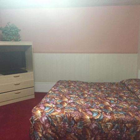 Carlin Villa Motel Carlinville Экстерьер фото