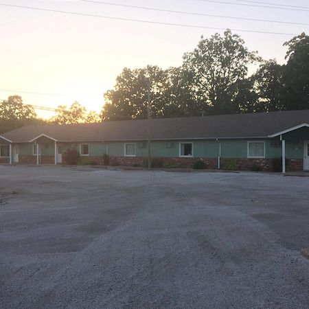 Carlin Villa Motel Carlinville Экстерьер фото