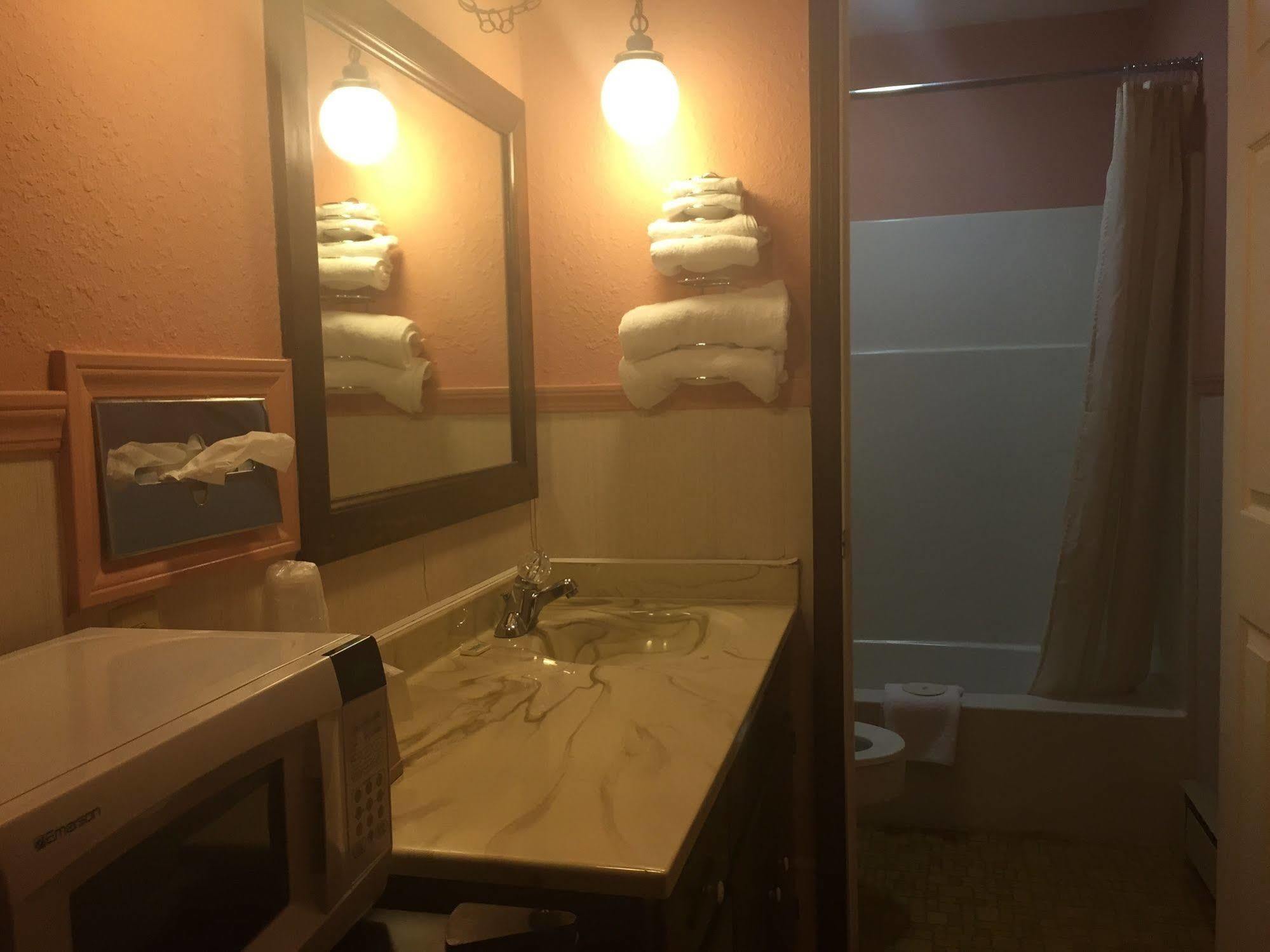 Carlin Villa Motel Carlinville Экстерьер фото