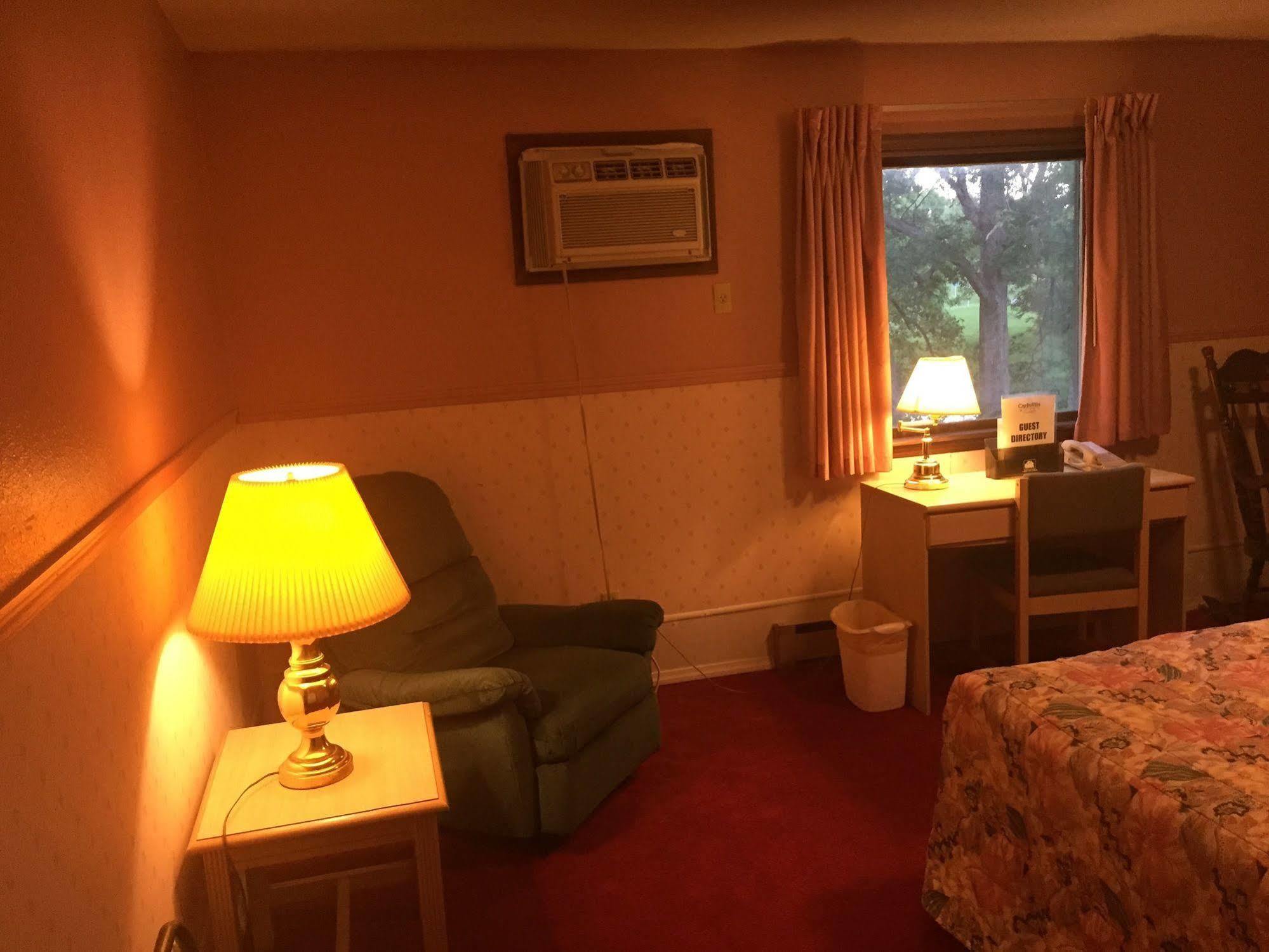 Carlin Villa Motel Carlinville Экстерьер фото