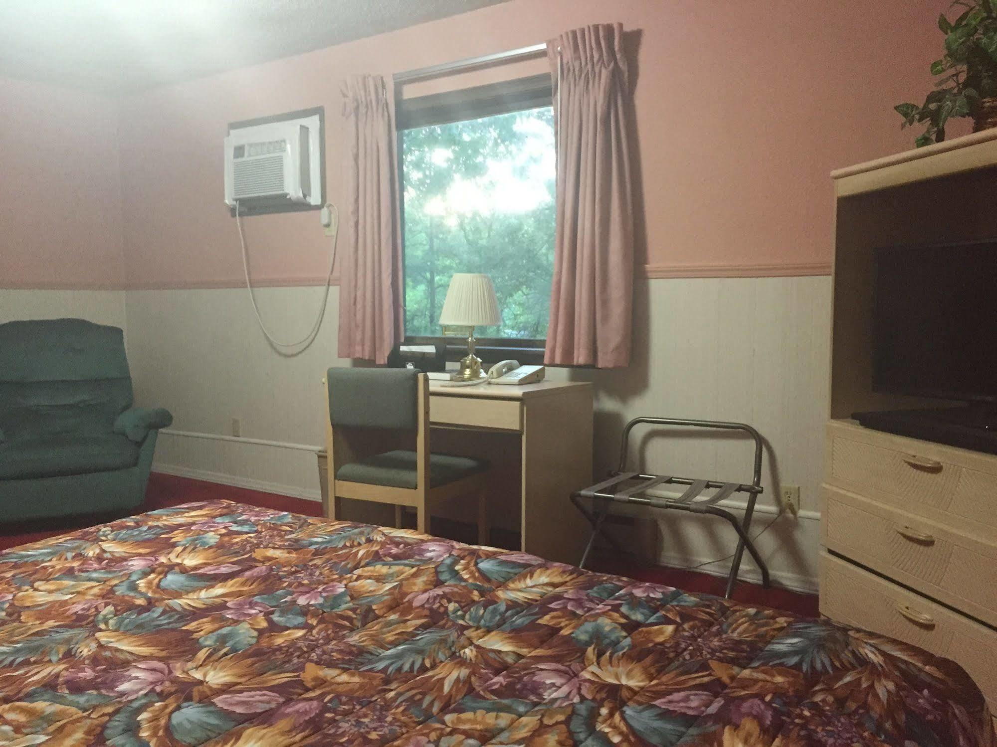 Carlin Villa Motel Carlinville Экстерьер фото