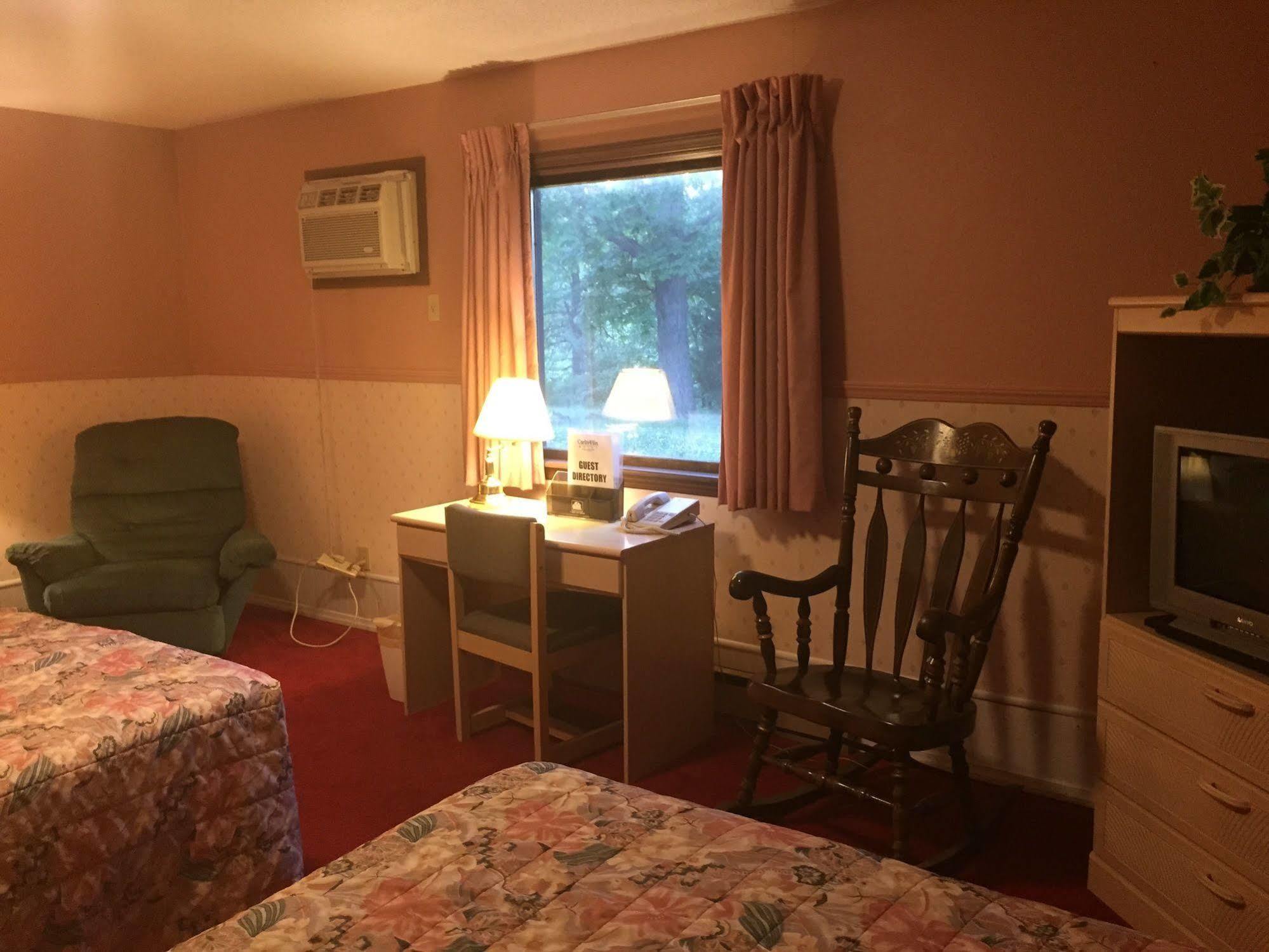 Carlin Villa Motel Carlinville Экстерьер фото