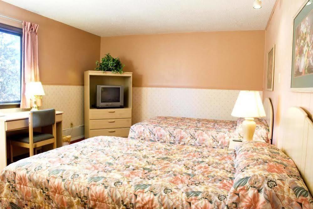Carlin Villa Motel Carlinville Экстерьер фото