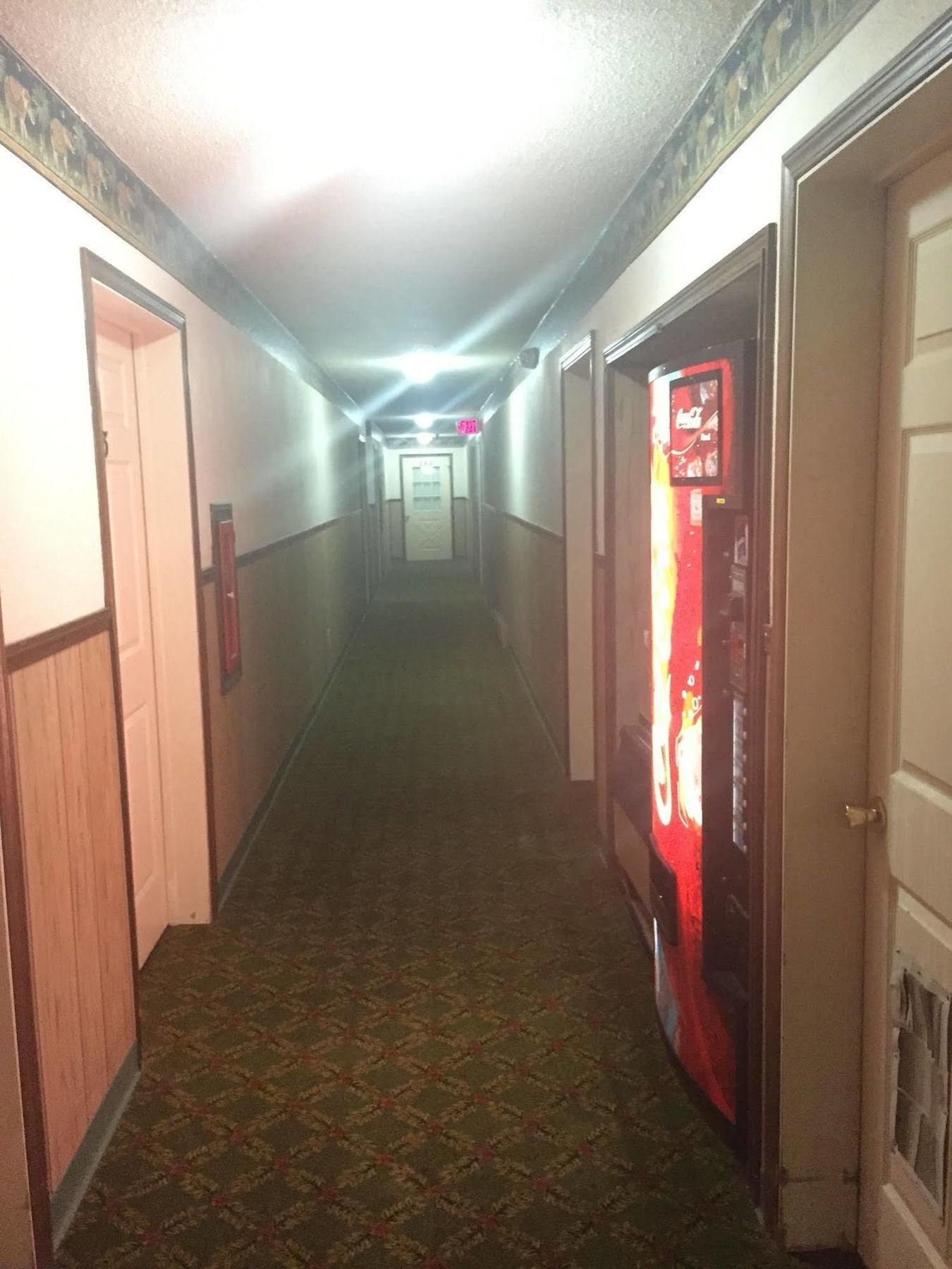 Carlin Villa Motel Carlinville Экстерьер фото